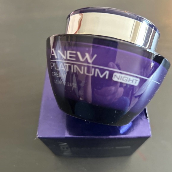 Avon Anew Platinum Night Cream 2.6 Factory Sealed Box Beauty Skin Care Large - Picture 3 of 6